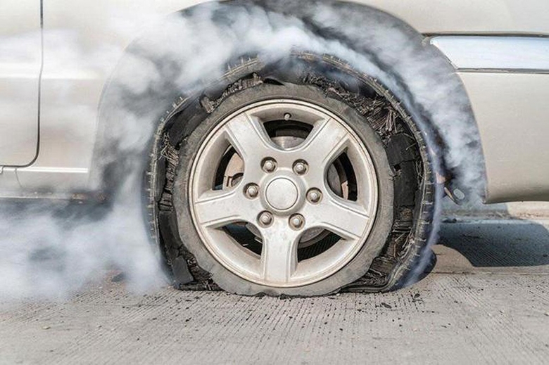 Lưu ý 7 mùi lạ cảnh báo các vấn đề mà chiếc xe của bạn có thể đang gặp phải